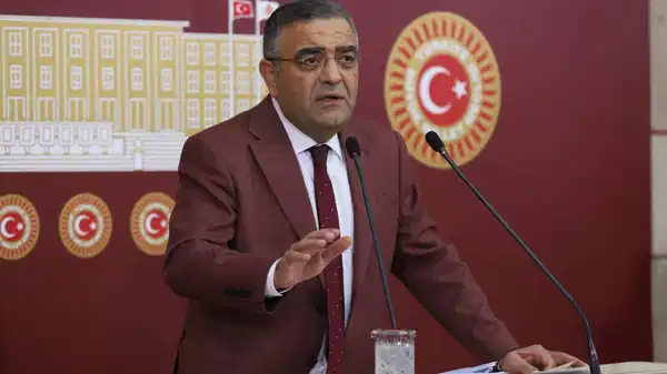 CHP'li Sezgin Tanrıkulu Dicle Nehri’ndeki kirliliği Meclis gündemine taşıdı