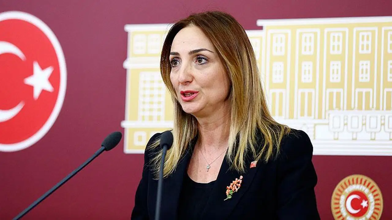 'Utanmazca' diyerek seslendi! CHP'li Aylin Nazlıaka'da iktidara tepki: 'Kadınlar, ya çocuk ya kariyer ikilemine çekilmekte!'