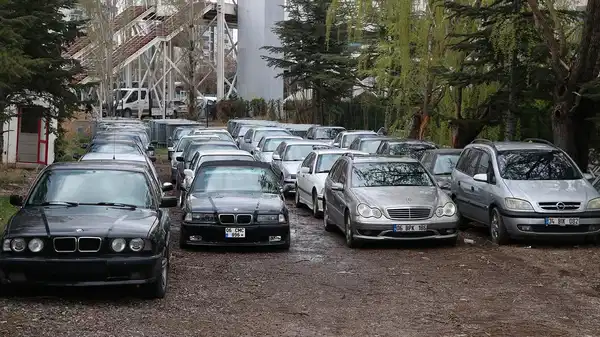 İstanbul merkezli 11 ilde 'change araç' operasyonu: 40 gözaltı