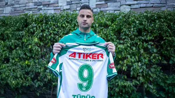 Konyaspor, Deniz Türüç'ü kadrosuna kattı! 