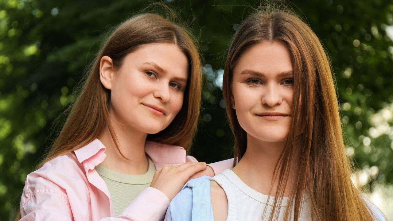 Gizemli bağ çözüldü: İkizler neden “aynı şeyi” hissediyor?