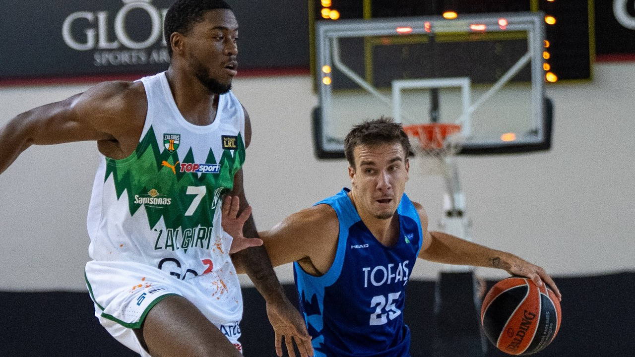 Tofaş ve Bahçeşehir Koleji, galibiyete uzandı!