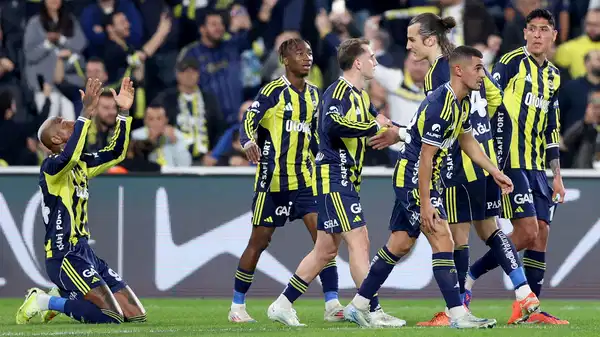 Spor yazarları Fenerbahçe-Fatih Karagümrük yorumladı: 'Fenerbahçe enkaz gibi'