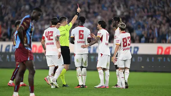 Eski hakemler Trabzonspor - Galatasaray maçını değerlendirdi: Savic'in Sane'ye müdahalesine kırmızı kart mı çıkmalıydı?