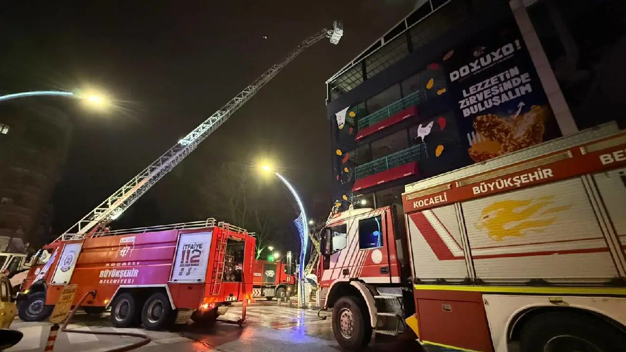 Kocaeli'nde 7 katlı binada yangın paniği: Apartman sakinleri tahliye edildi!