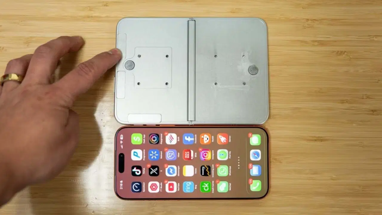 Katlanabilir ekranlı iPhone için yeni görseller ortaya çıktı