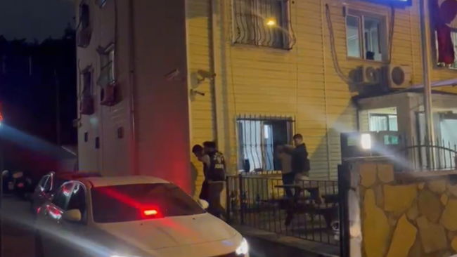 İstanbul'da silahla iş yerinde rehin alındı