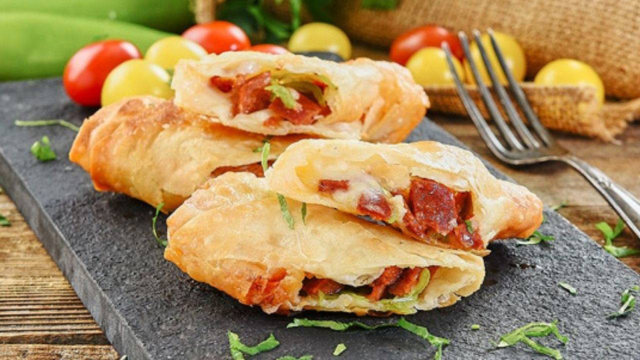 Misafir sofralarına özel lezzet: Paçanga böreği tarifi