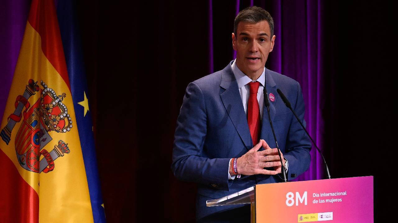 Sanchez: 'Türk Twitter topluluğuna selamlar'