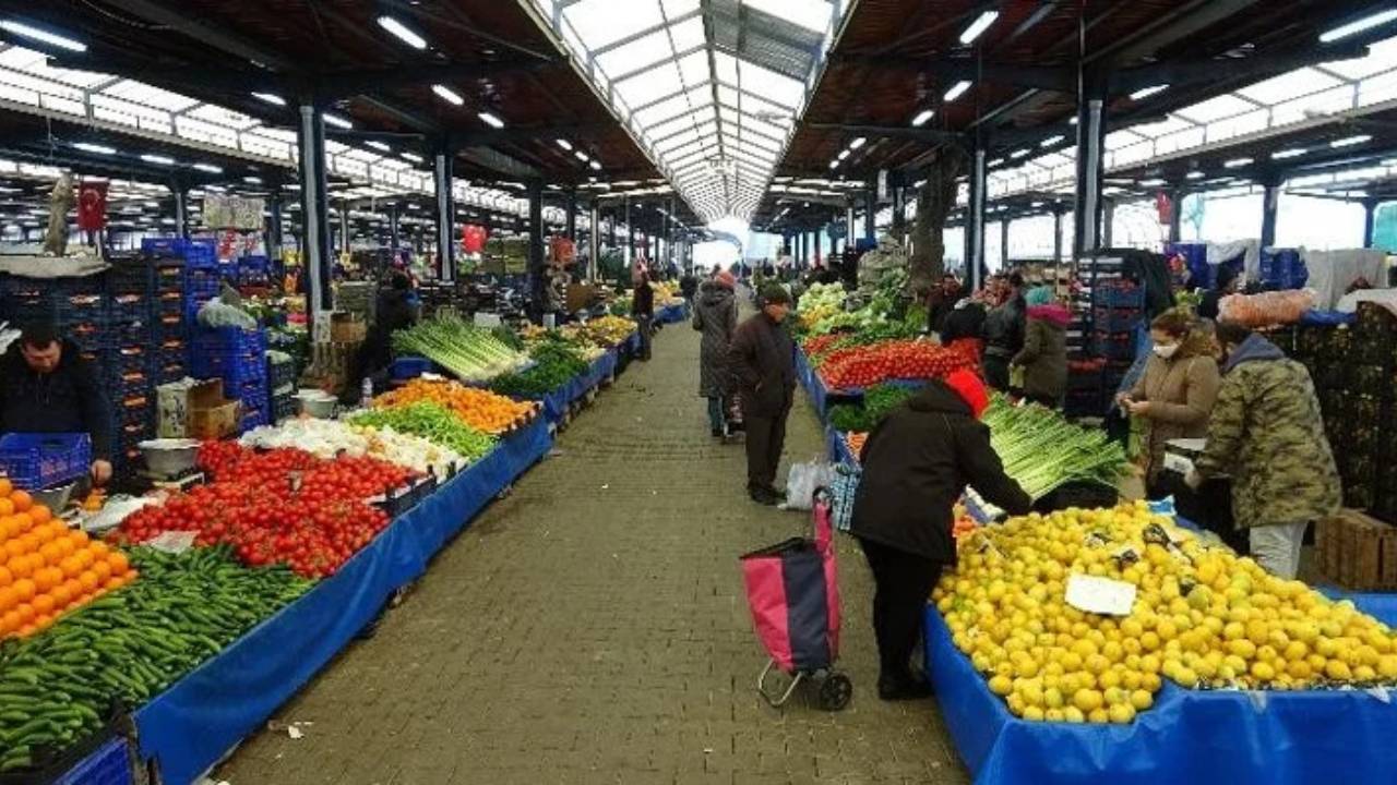 Pazarda fiyatlar isyan ettiriyor: Emekli eli boş dönüyor...