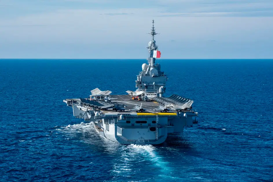 Jetler havalandı, donanma Akdeniz’e iniyor...