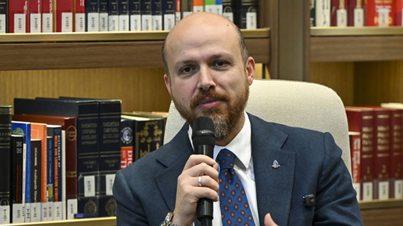 Bilal Erdoğan'dan gençlere tavsiye: Kendinize kolay yoldan bir yere gelmiş insanları örnek almayın