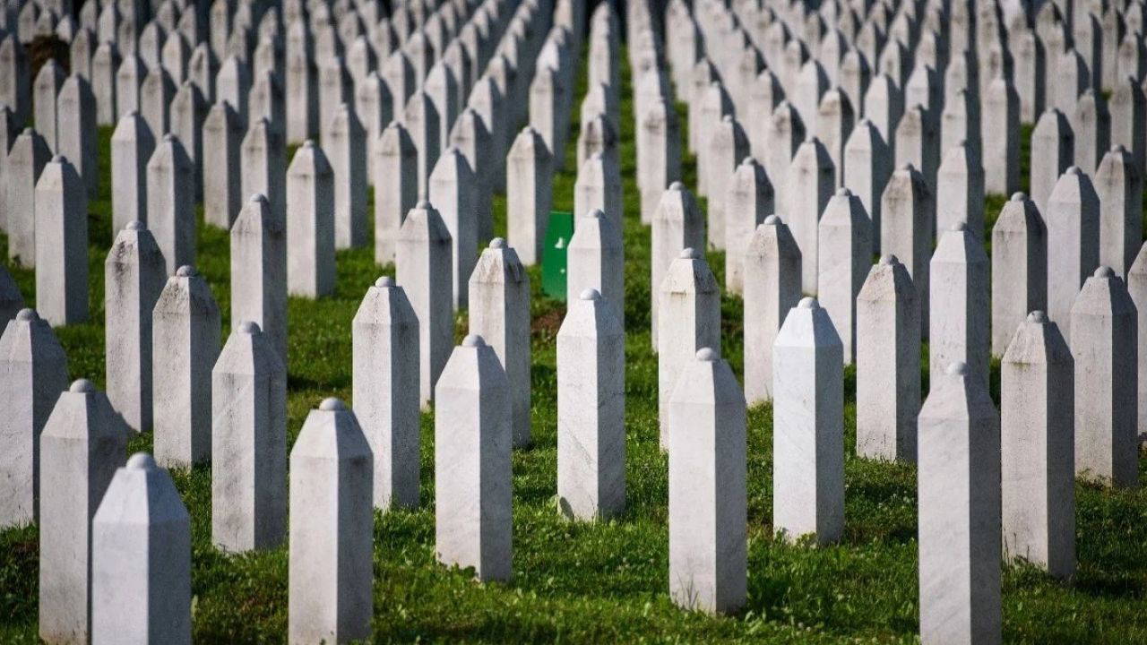 İnsanlık tarihinin en karanlık sayfalarından biri: Srebrenitsa Katliamı