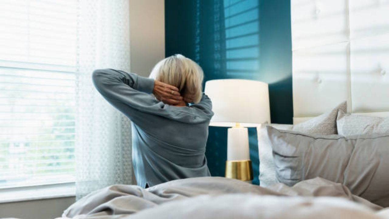 Zamanla değişen uyku ritmi: Yaş aldıkça erken uyanmanın ardındaki 6 bilimsel gerçek