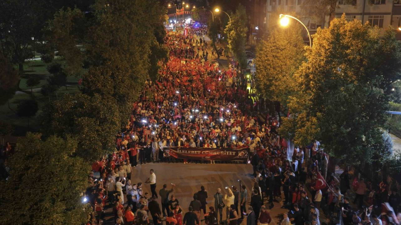 Adana’daki kutlamalarda ‘Zeydan Karalar’a özgürlük’ sloganları atıldı