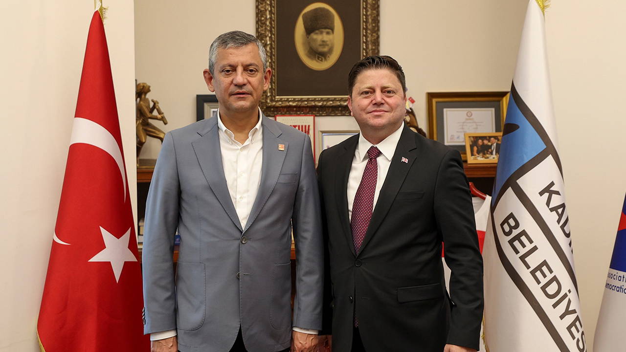 Özgür Özel'den, Kadıköy Belediye Başkanı Mesut Kösedağı'na ziyaret
