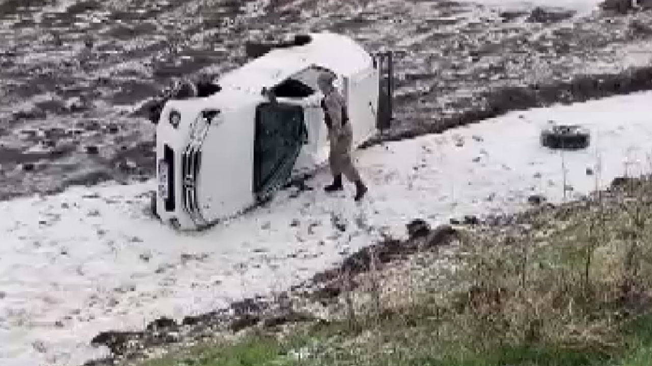 Ardahan’da askeri araç devrildi: 2 astsubay yaralandı