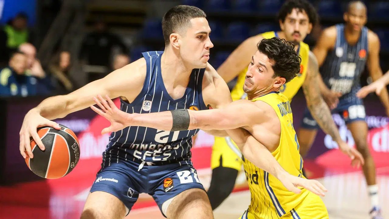 Anadolu Efes'ten EuroLeague'de tatsız prova!