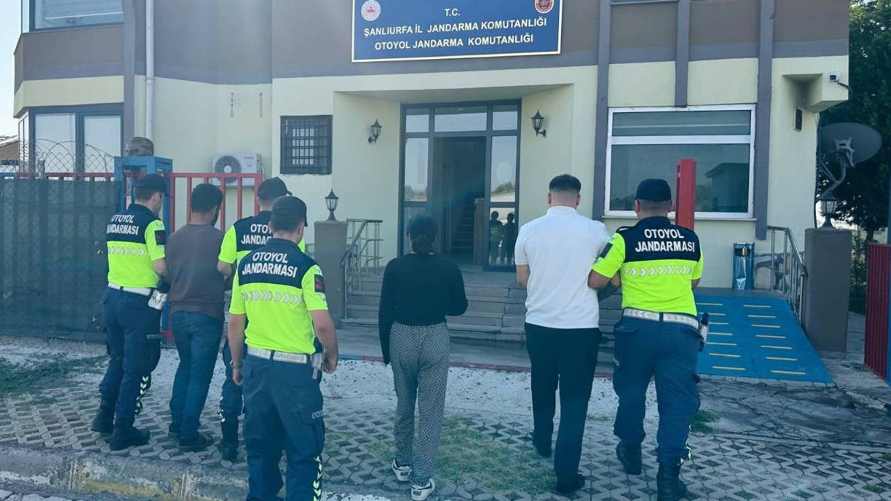 Kendilerini 'polis' olarak tanıtıp dolandırıcılık yaptılar: 3 şüpheli yakalandı