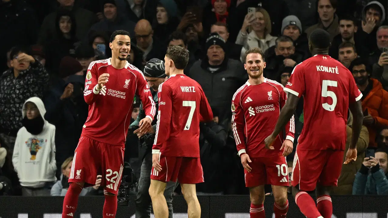 Tottenham, 9 kişi kaldı: Liverpool 2 golle kazandı!