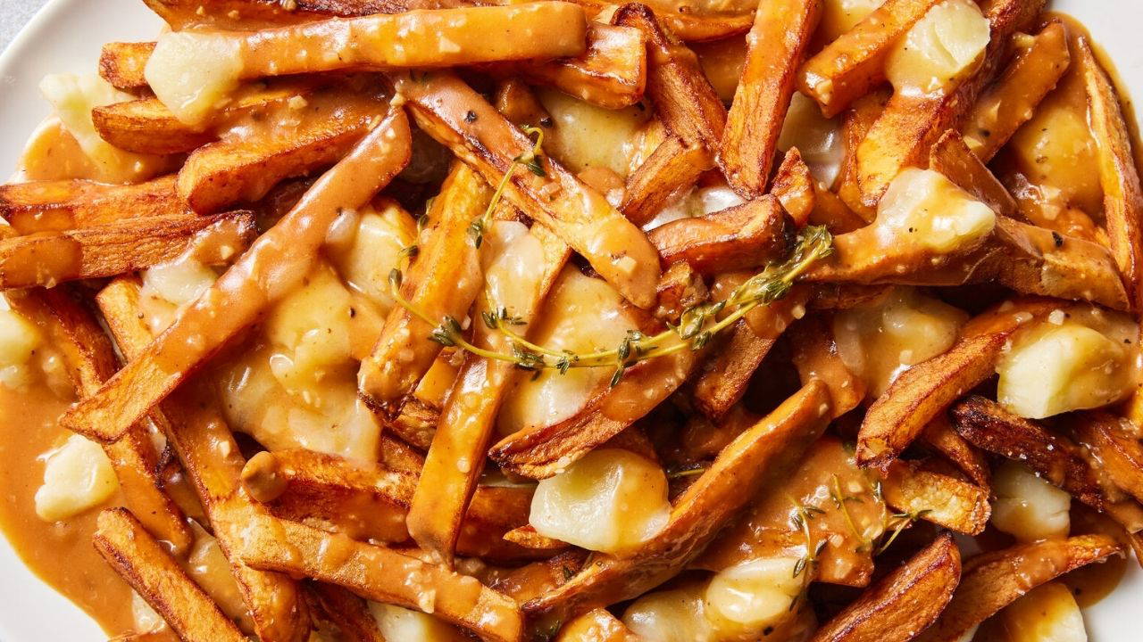 Kanada'nın sokak lezzeti: Poutine tarifi