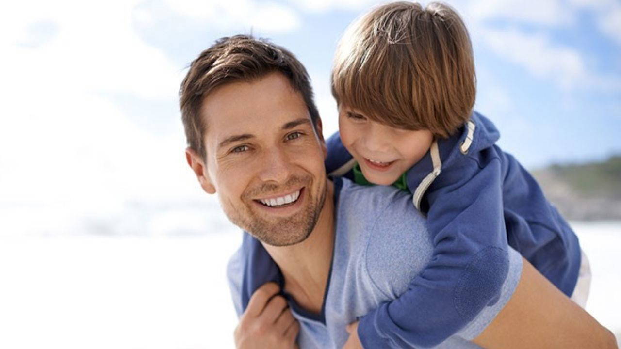 Oğullarını da kızları kadar çok seven 4 erkek burcu: Bu burçlar eşit sevgiye inanıyor