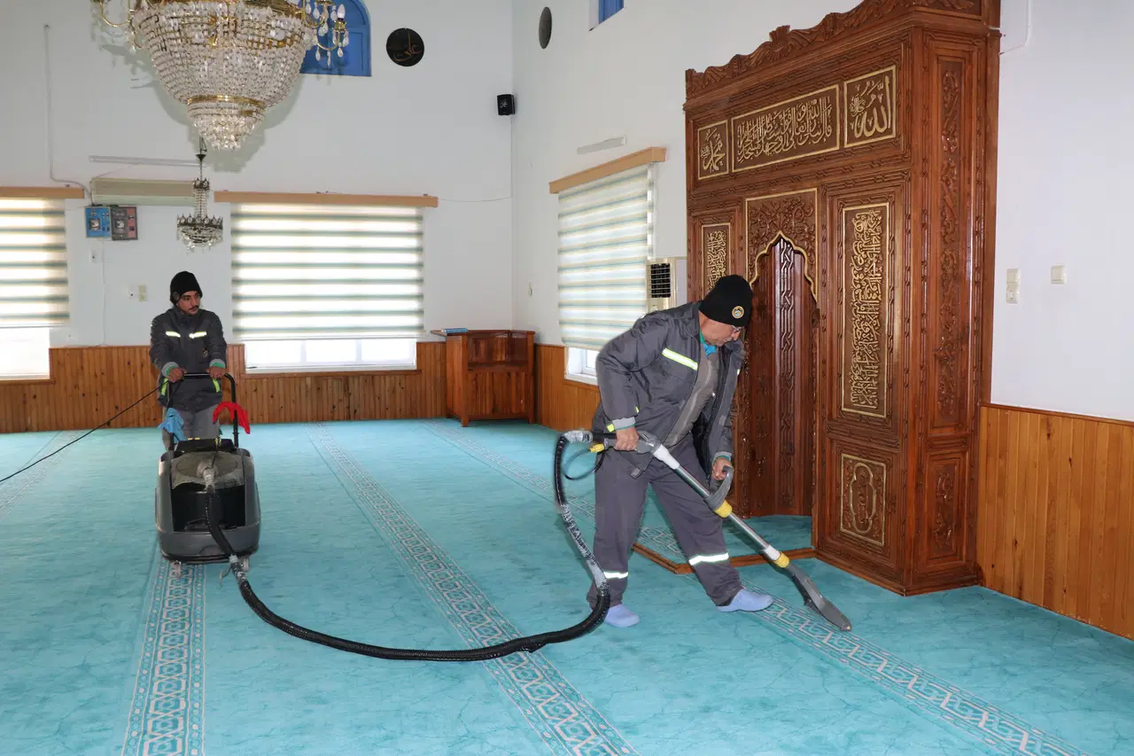 Alanya Belediyesinden cami temizliği