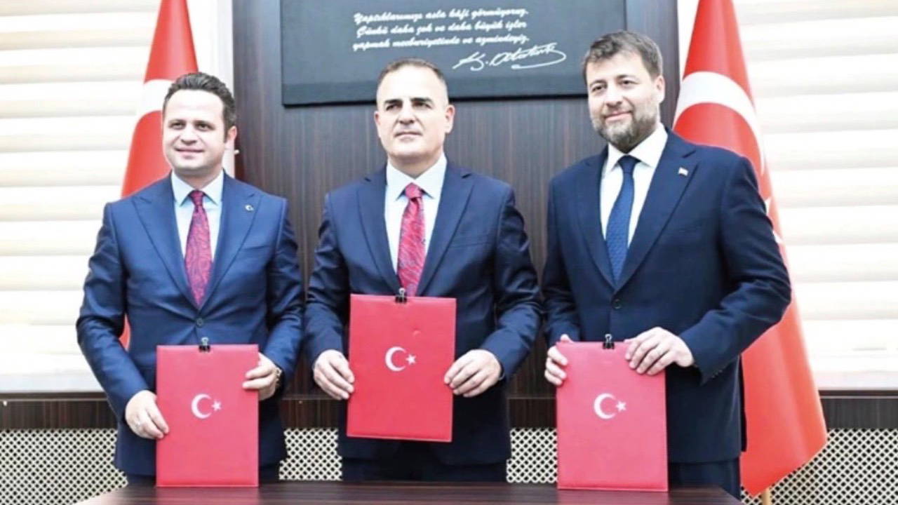 Fon krizinde ipin ucu Muğla Valisi’ne uzandı: ‘Özel hayatım’ diyen Vali’ye AKP’li isimden ‘Görevi bırakın’ çağrısı