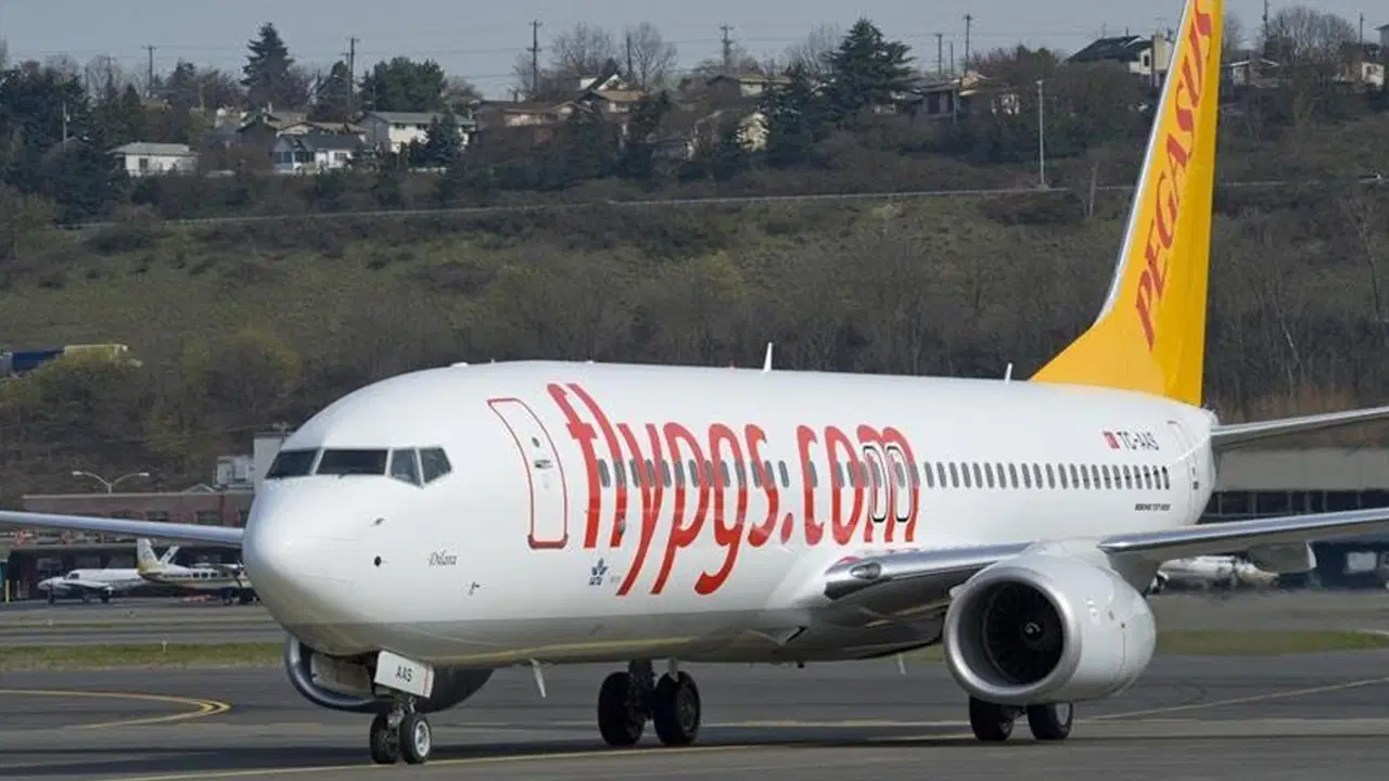 İran'da mahsur kalan Pegasus Havayolları ekibi yurda döndü