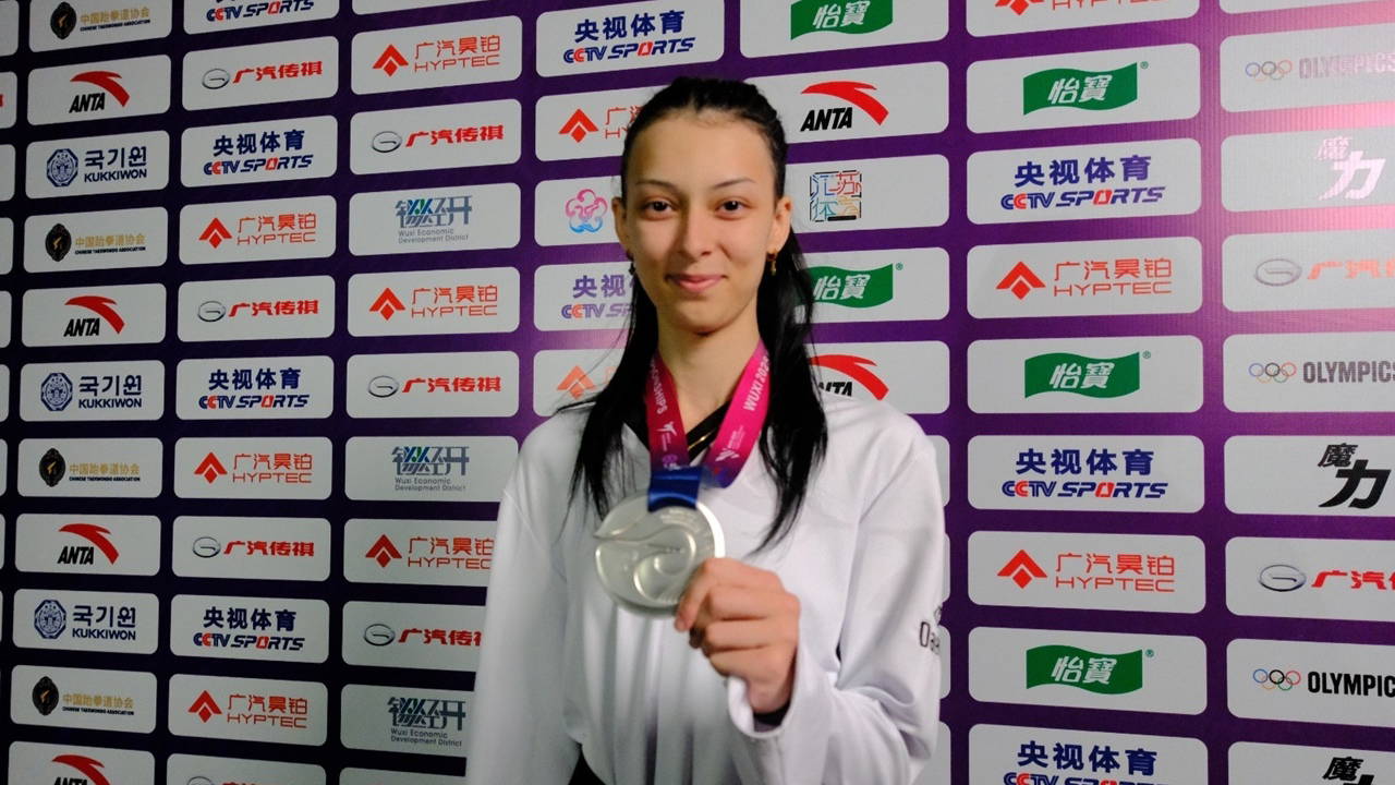 Milli tekvandocu Elif Sude Akgül, dünya ikincisi oldu