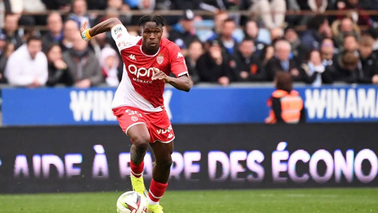 Wilfried Singo kimdir? Wilfried Singo kaç yaşında, nereli? Galatasaray Wilfried Singo'yu transfer mi etti? Wilfried Singo hangi takımlarda oynadı?