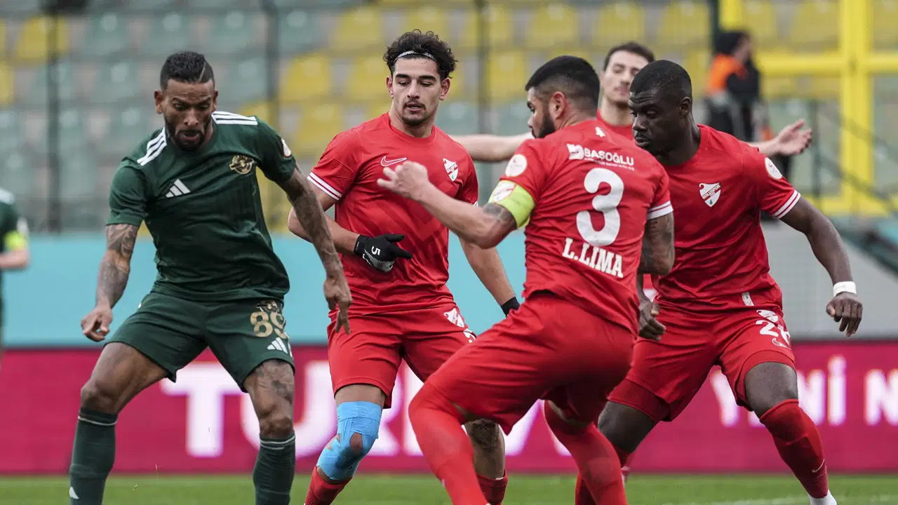 Esenler Erokspor, zirve yarışında hata yapmadı!