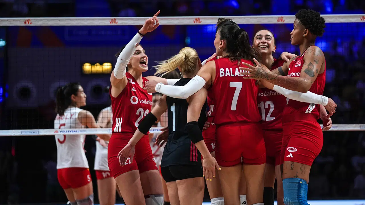 Filenin Sultanları, Çin'i Mağlup Ederek Finale Yükseldi!