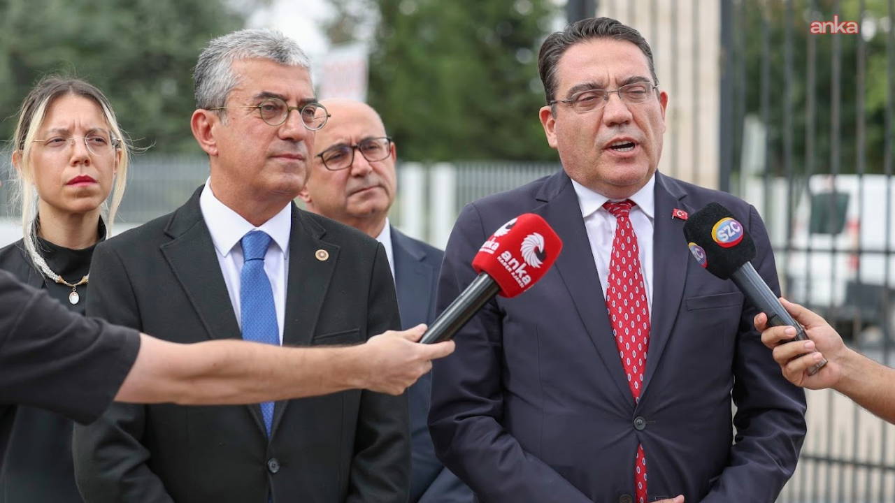 CHP, yüksek rütbeli askerlerin emeklilik yaşlarının cumhurbaşkanı tarafından yükseltilmesi kanununu AYM'ye taşıdı