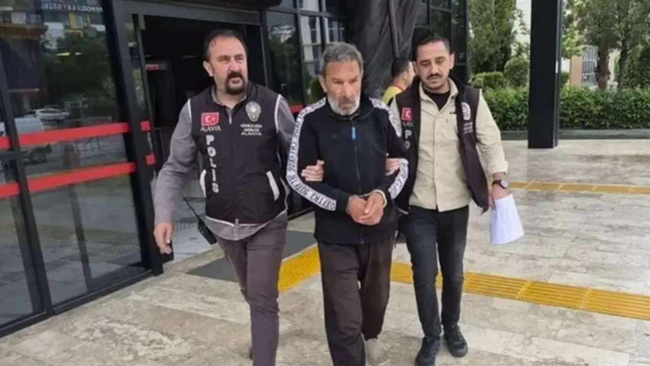 Yaşına Bakılmaksızın Tartışmalı Bir An: Alanya'da Tutuklama