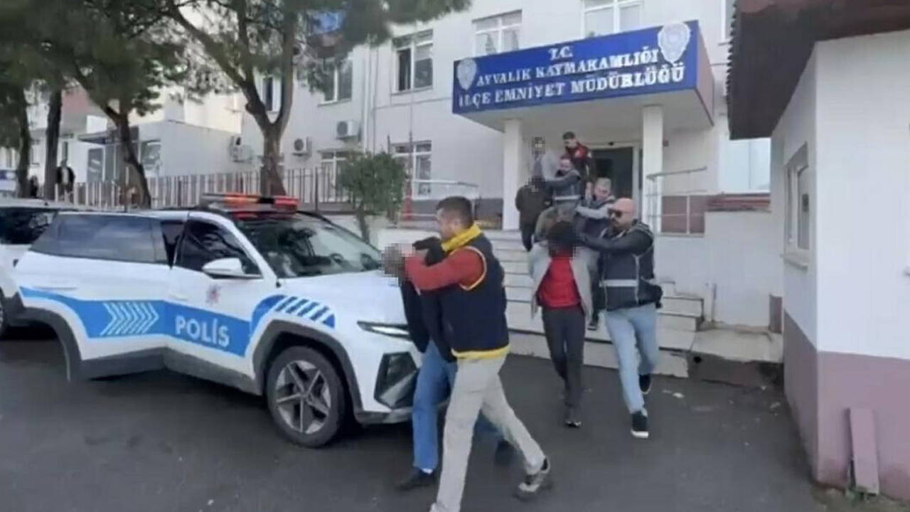 Balıkesir'de 37 kaçak göçmen yakalandı: 6 insan kaçakçısı tutuklandı
