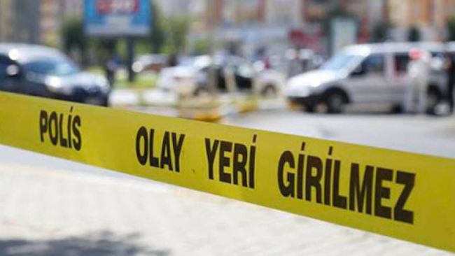 Düğün salonu önünde kanlı kavga