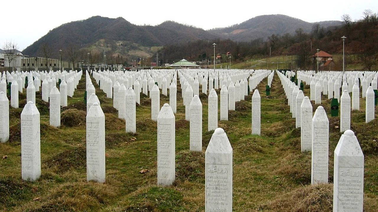 İnsanlık tarihinin en karanlık sayfalarından biri: Srebrenitsa Katliamı