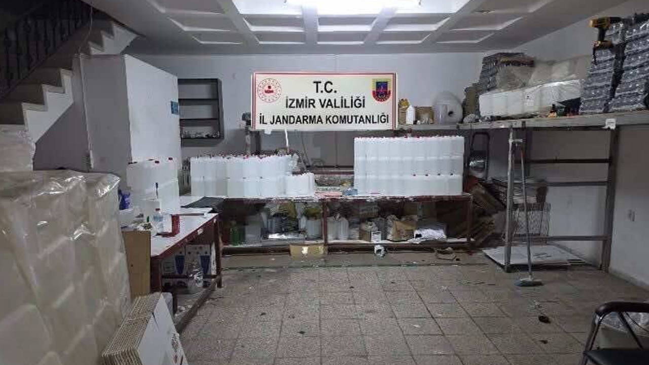 İzmir’de 'kaçak içki' operasyonu: 14 kişiye gözaltı