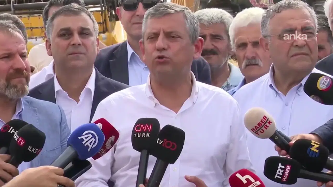 'Tesbih' diyaloğu dikkat çekti... Özgür Özel'den Diyarbakır'da önemli mesajlar: 'Bu şirketler milleti canından bezdirmiş!'