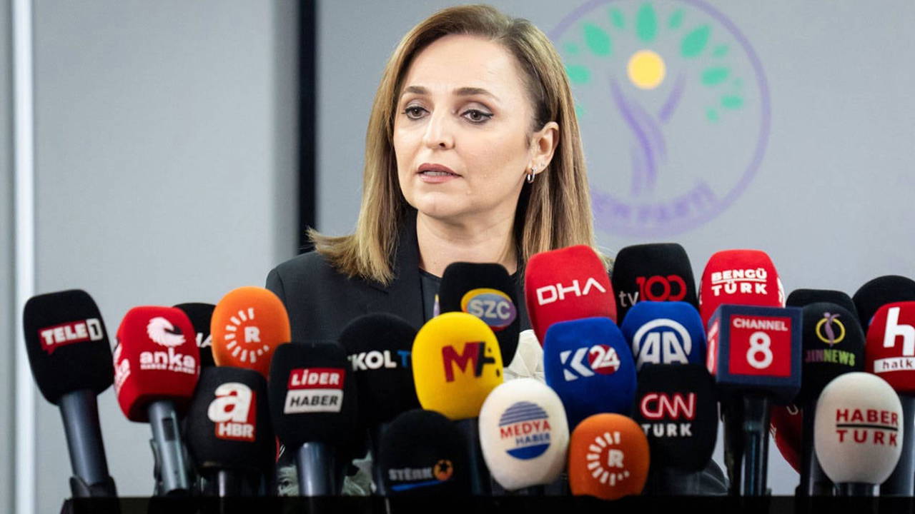 Silah bırakma süreci nasıl işleyecek? DEM Parti Sözcüsü Ayşegül Doğan'dan açıklama: 'Silah, DEM Parti'nin elinde değil'