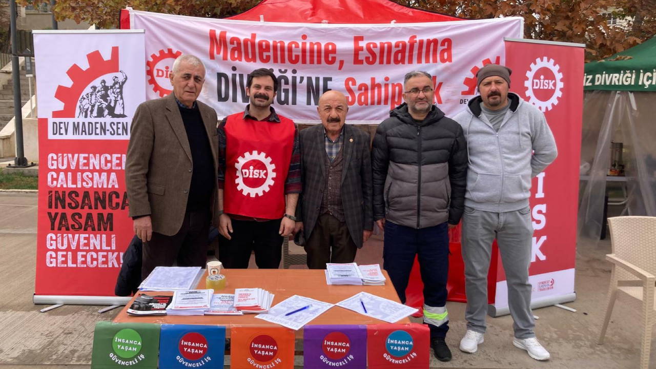 İşten çıkarılan Divriğili madencilere Başkan Akbaş'tan destek 