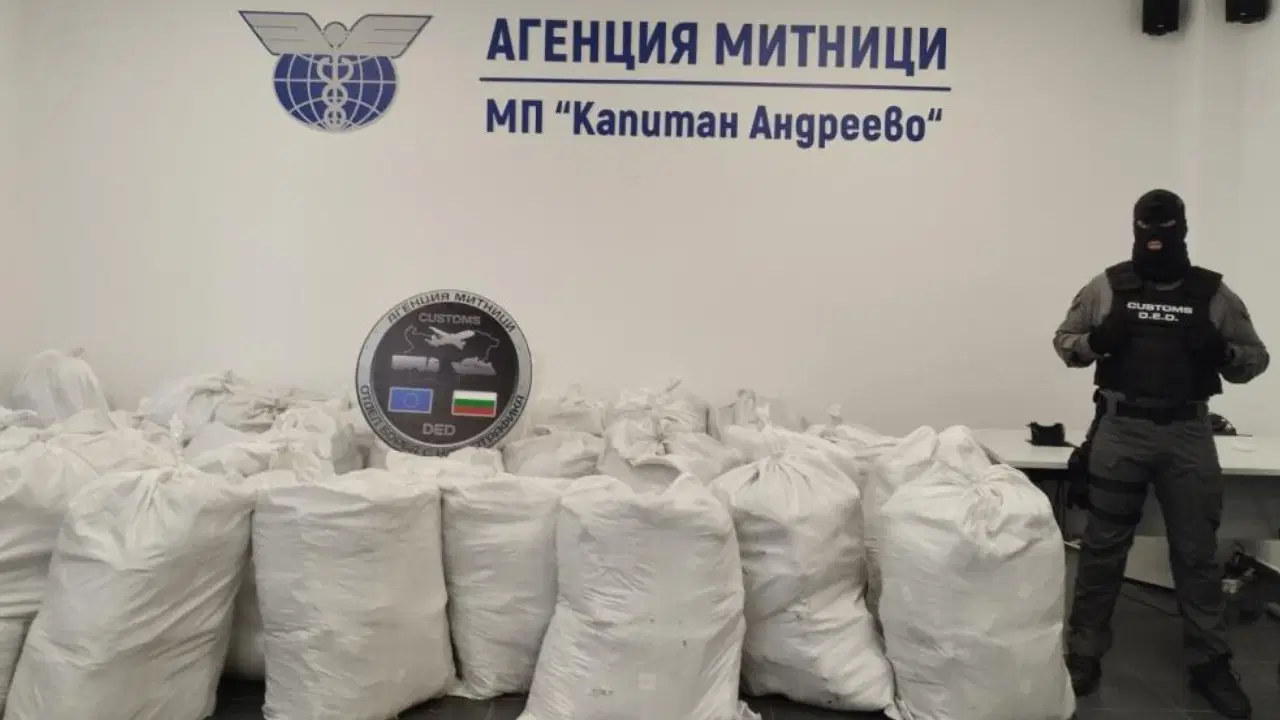 Türkiye’ye sokulmak istenen 739 kilo uyuşturucu yakalandı