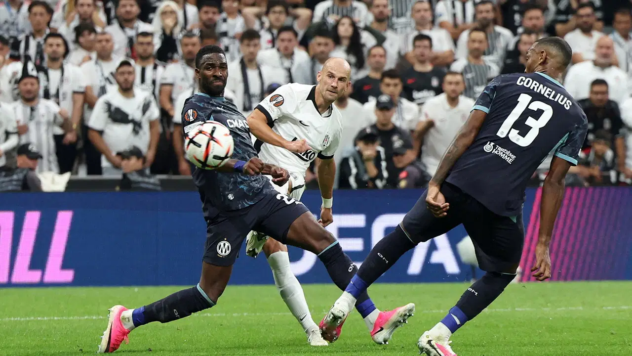 Trabzonspor maçı öncesi Beşiktaş'ta sakatlık: Vaclav Cerny'nin geri dönüş maçı belli oldu