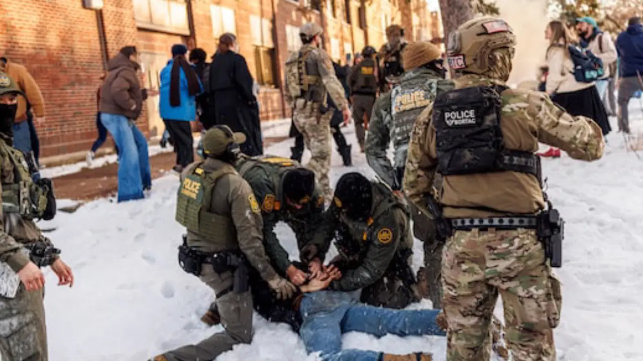 ABD’de göçmenlik görevlisinin öldürdüğü kadının ardından başlayan protestolara polis müdahalesi