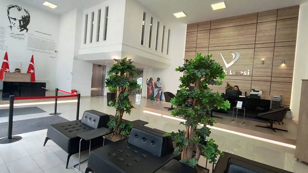 Felsefenin Şafağında Bir Eğitim Kurumu: Özel Varlık Anadolu Lisesi