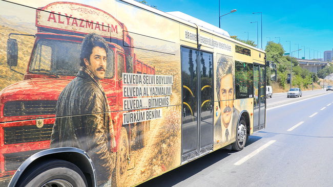 Kadir İnanır'ın hatırası için özel İETT otobüsü