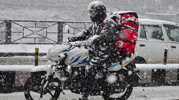 Yoğun kar yağışı nedeniyle o ilde motokuryelerin trafiğe çıkışı yasaklandı