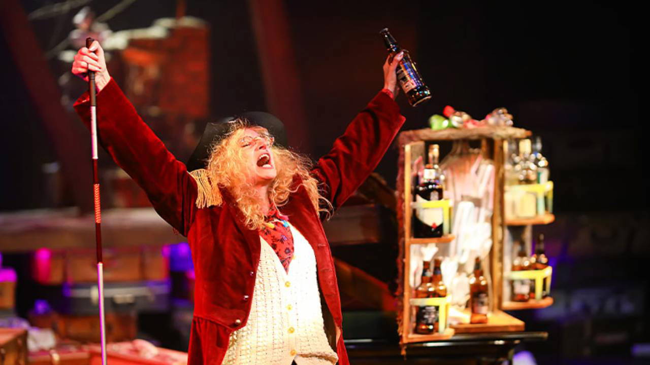 Tatbikat Sahnesi’nin oyunu ‘Batı Ekspresi’, 6-7 Mart’ta sahnede: Göçün ironisi, bavulların yükü