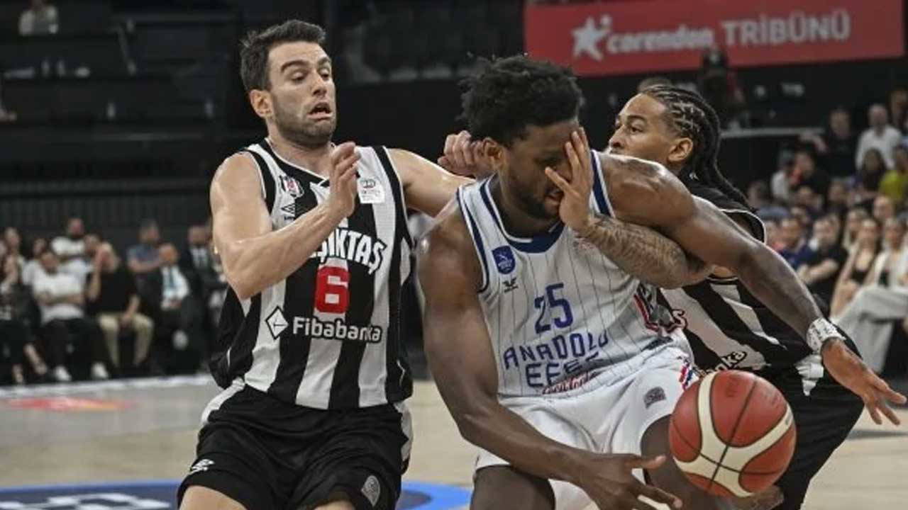 Anadolu Efes, Beşiktaş Fibabanka karşısında öne geçti!